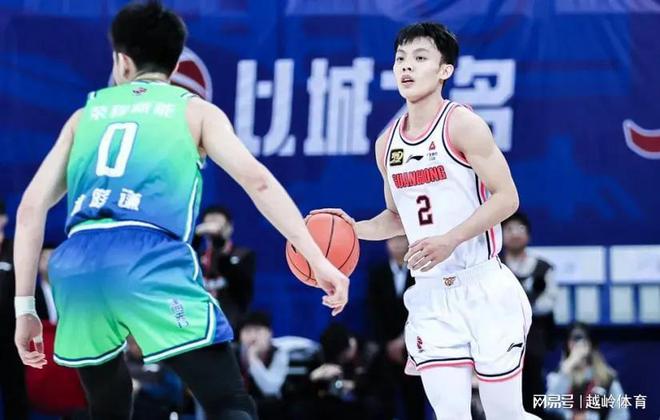 名2个胜场4连胜逆袭激战青岛成关键OG视讯CBA太疯狂！广东差第3(图4)