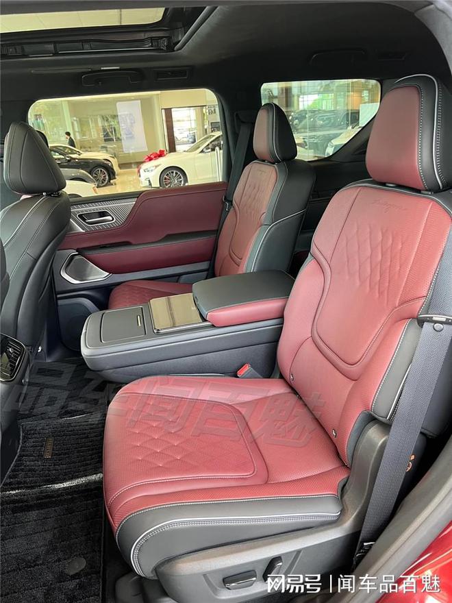 内外设计更显年轻换装V6双涡轮发动机OG网站英菲尼迪QX80换代回归！