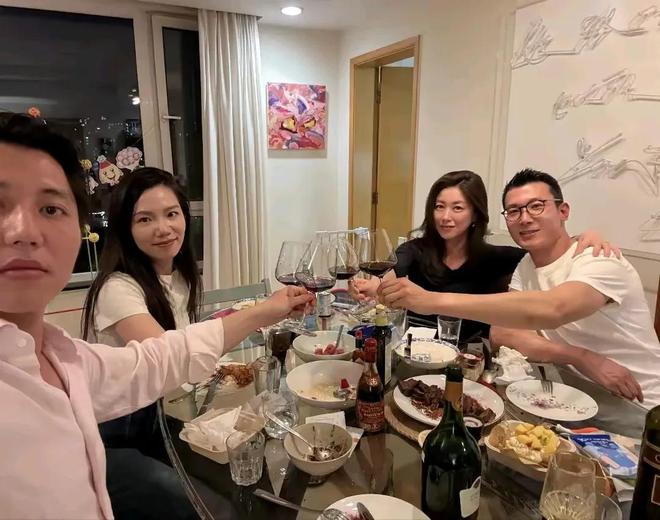 吃生牛肉鱼子酱厨房又小又乱太接地气OG网站41岁朱珠五一家里请客！(图5)