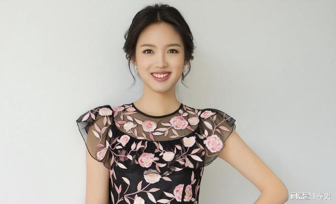 怀孕6个月上春晚站C位真人生赢家OG真人艳压奚梦瑶拒嫁30亿豪门(图8)